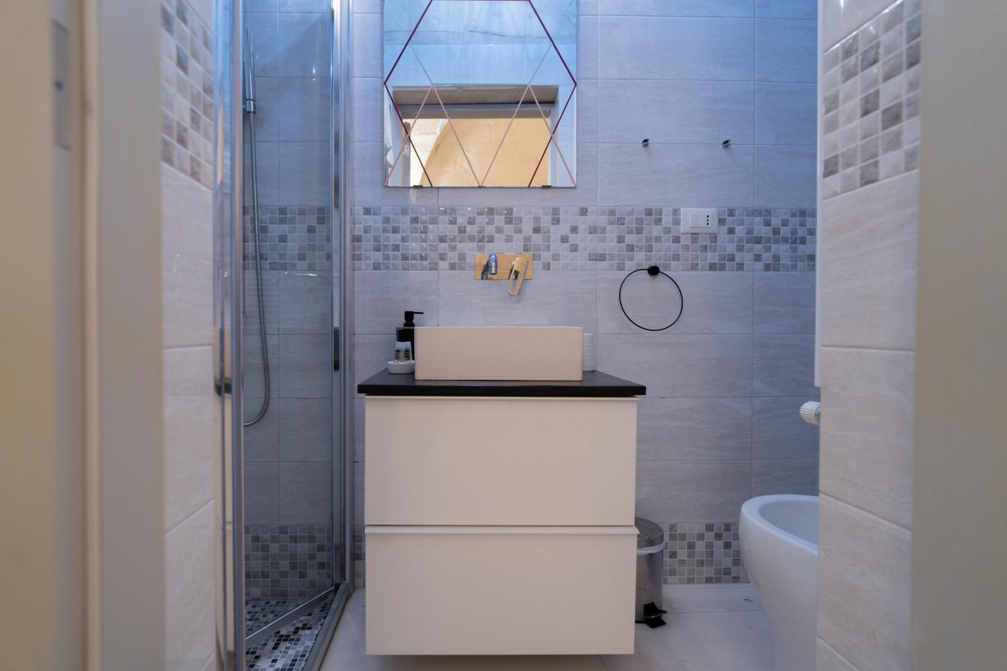 Essential Suite By Dimora Barocca Lecce Bagian luar foto