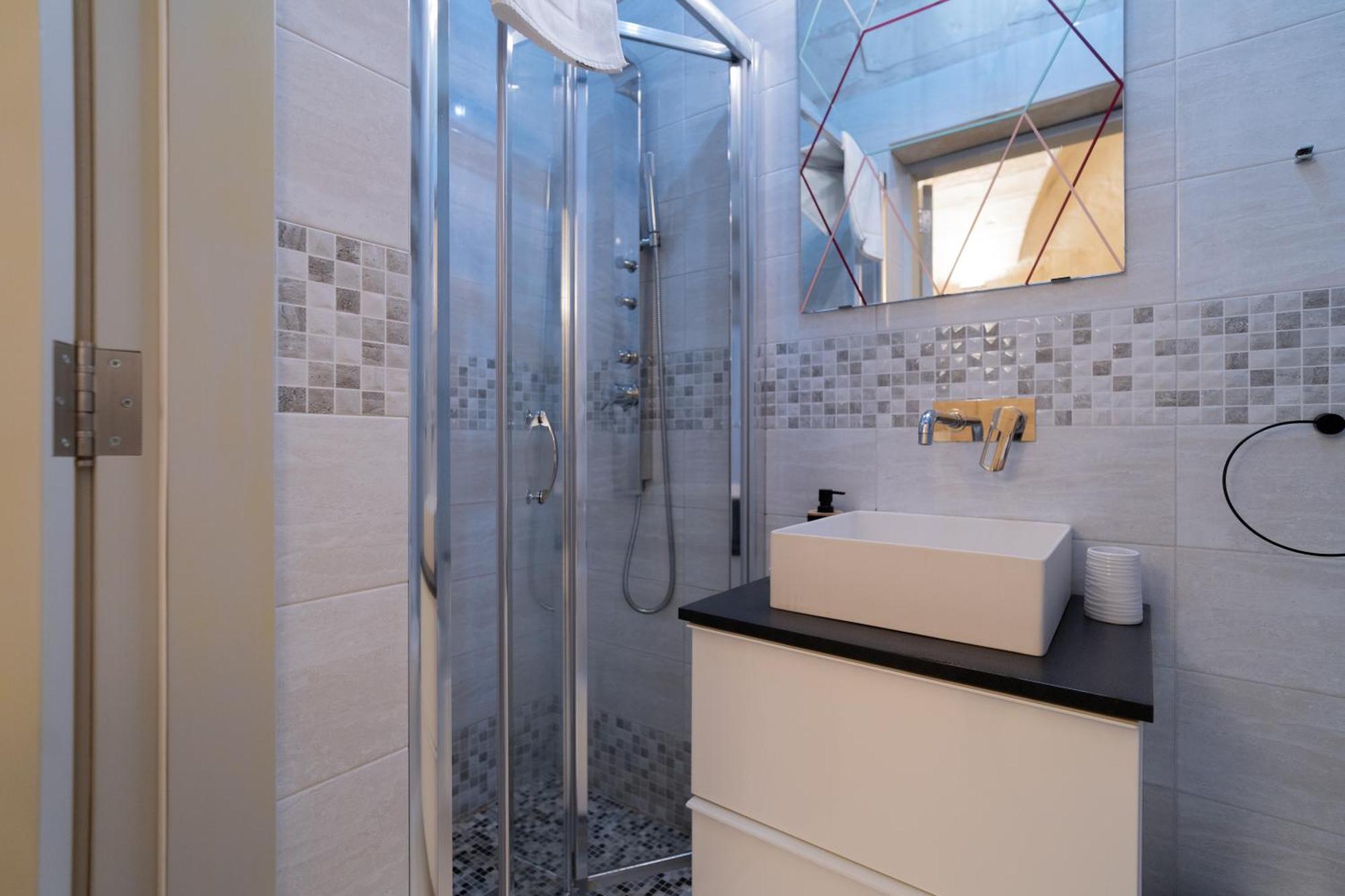 Essential Suite By Dimora Barocca Lecce Bagian luar foto